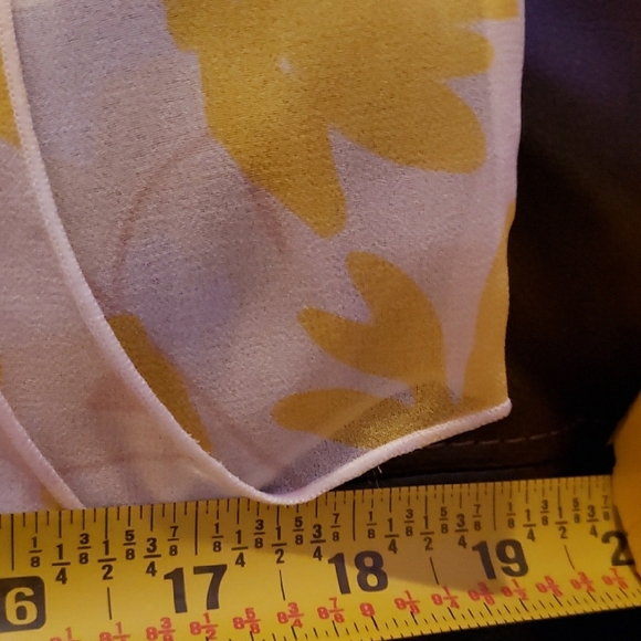 Floral Sleeveless Blouse - Picture 5 of 5